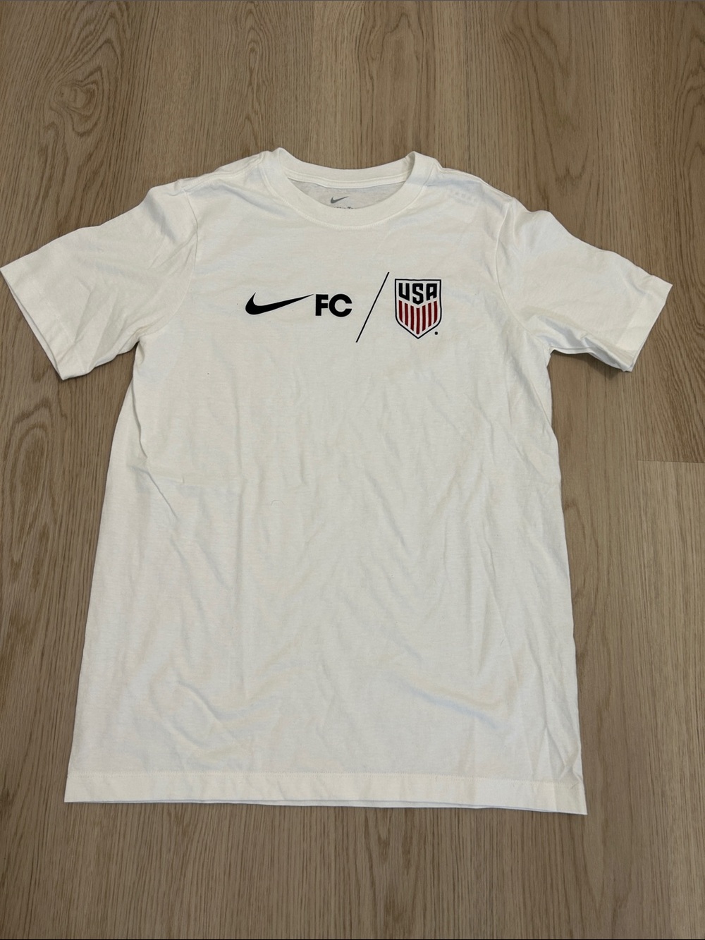 Nike USA FC World Cup soccer Tee White/Red/Navy Swoosh